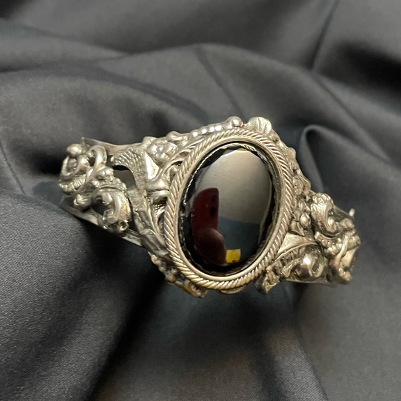 Vintage Victorian Style Silver Tone Hinged Cuff Bracelet w/Matching Emmons Ring - Picture 2 of 15